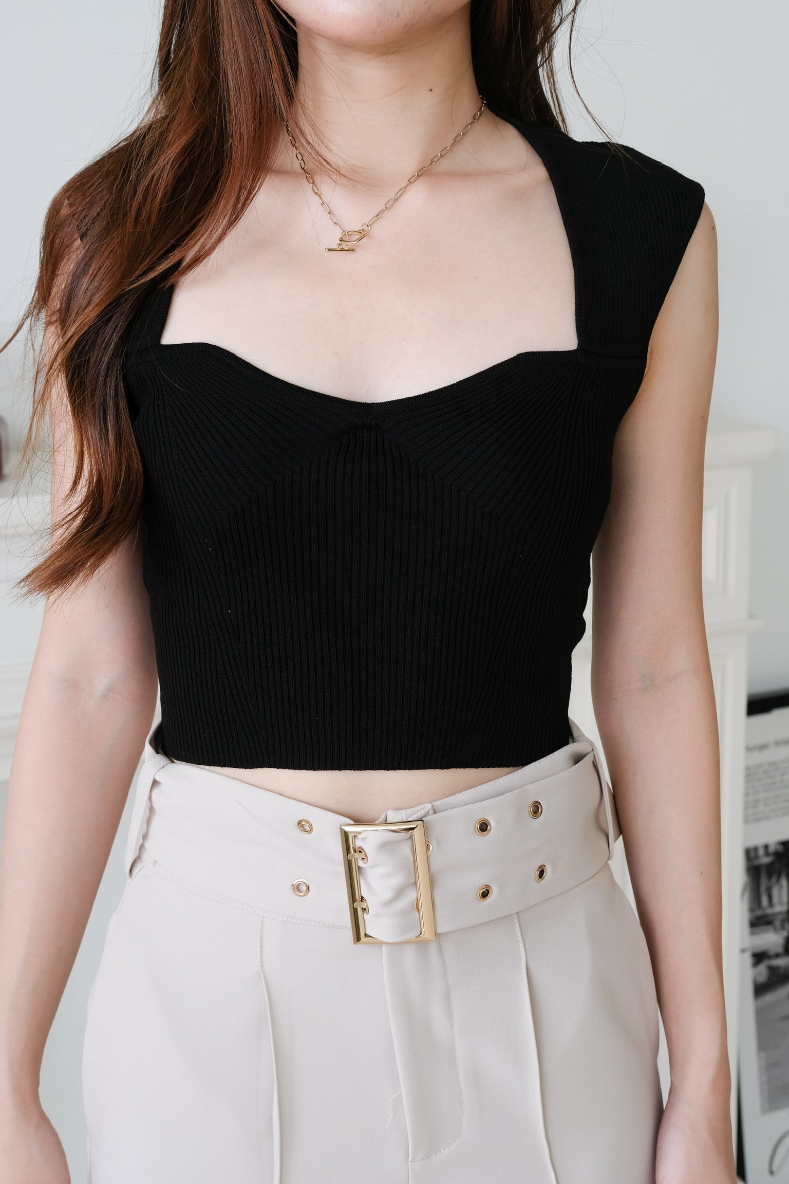 Gina Sweetheart Knit Crop Top (Black)