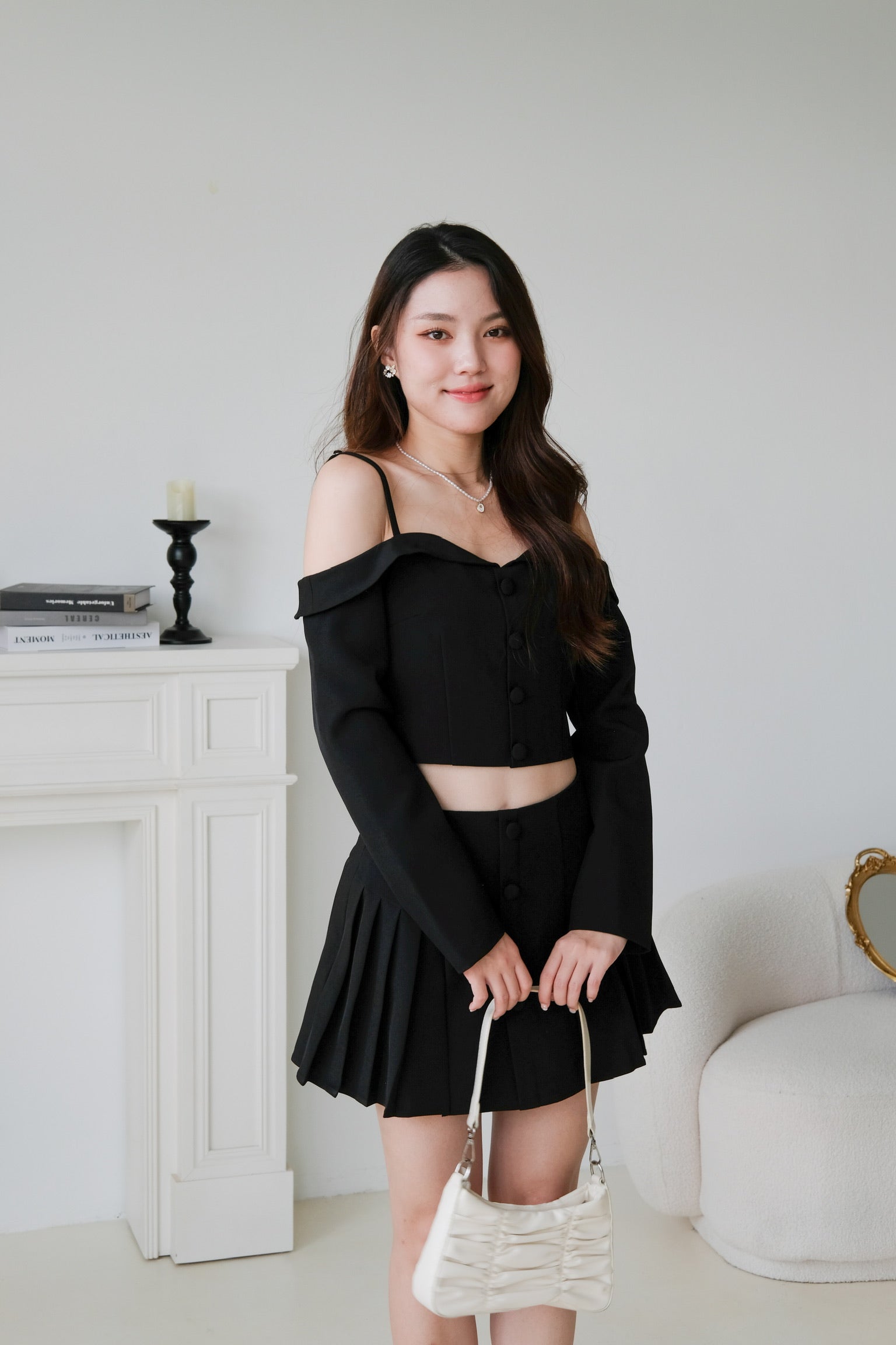 Dorothy Cold Shoulder Pleated Set (Black)