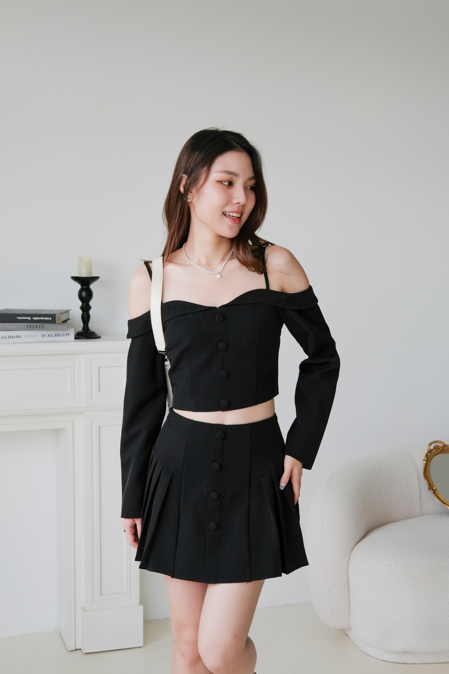 Dorothy Cold Shoulder Pleated Set (Black)