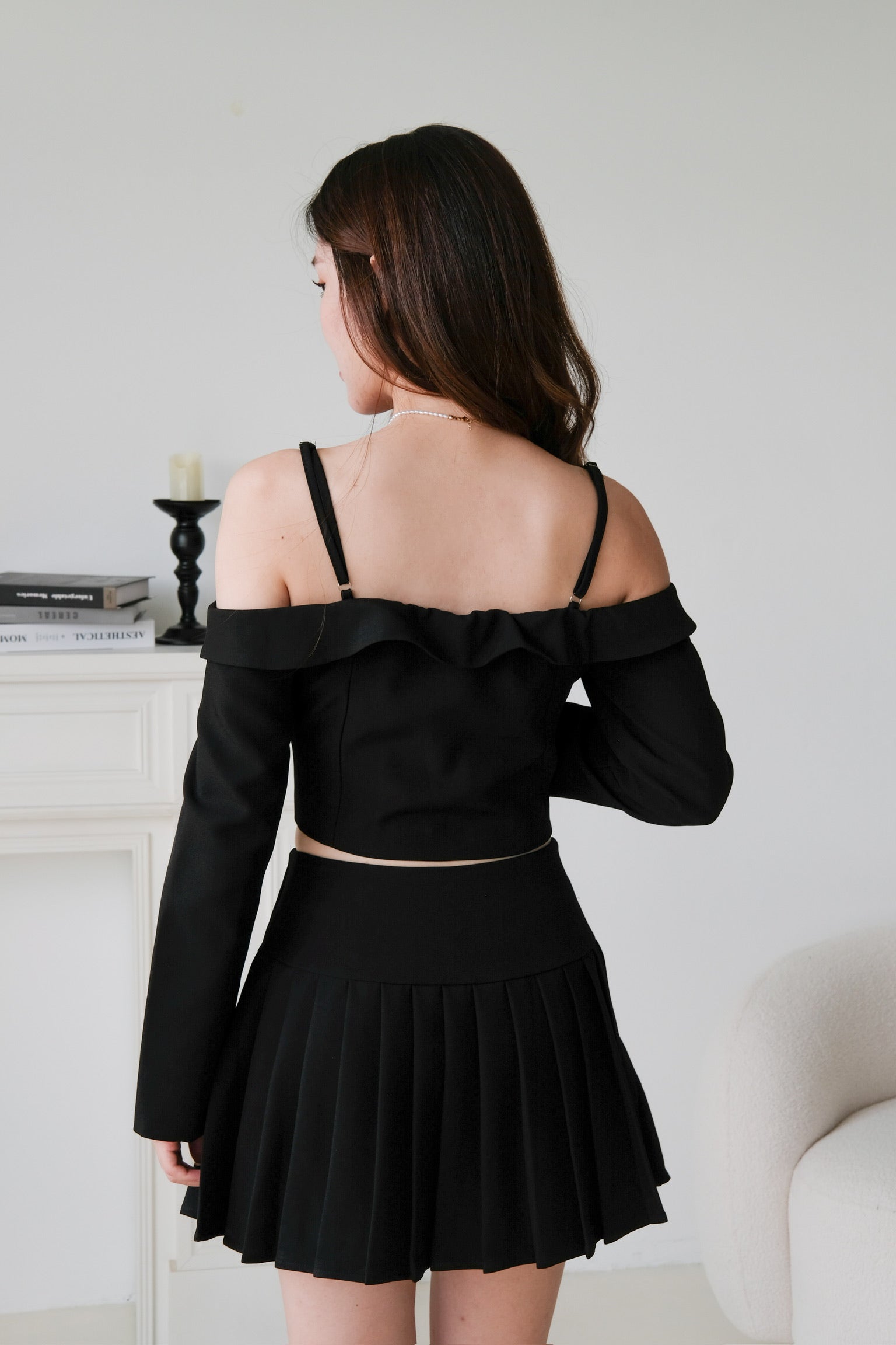 Dorothy Cold Shoulder Pleated Set (Black)