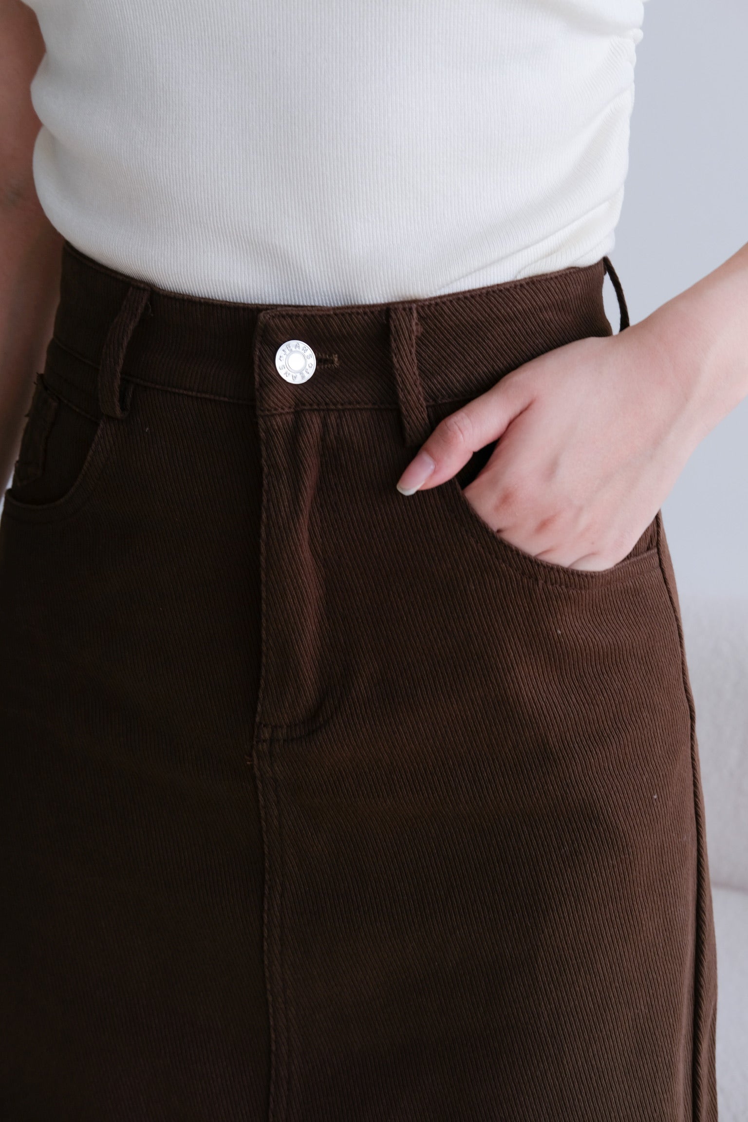 Rhea Belt Column Midi Skirt (Chocolate)