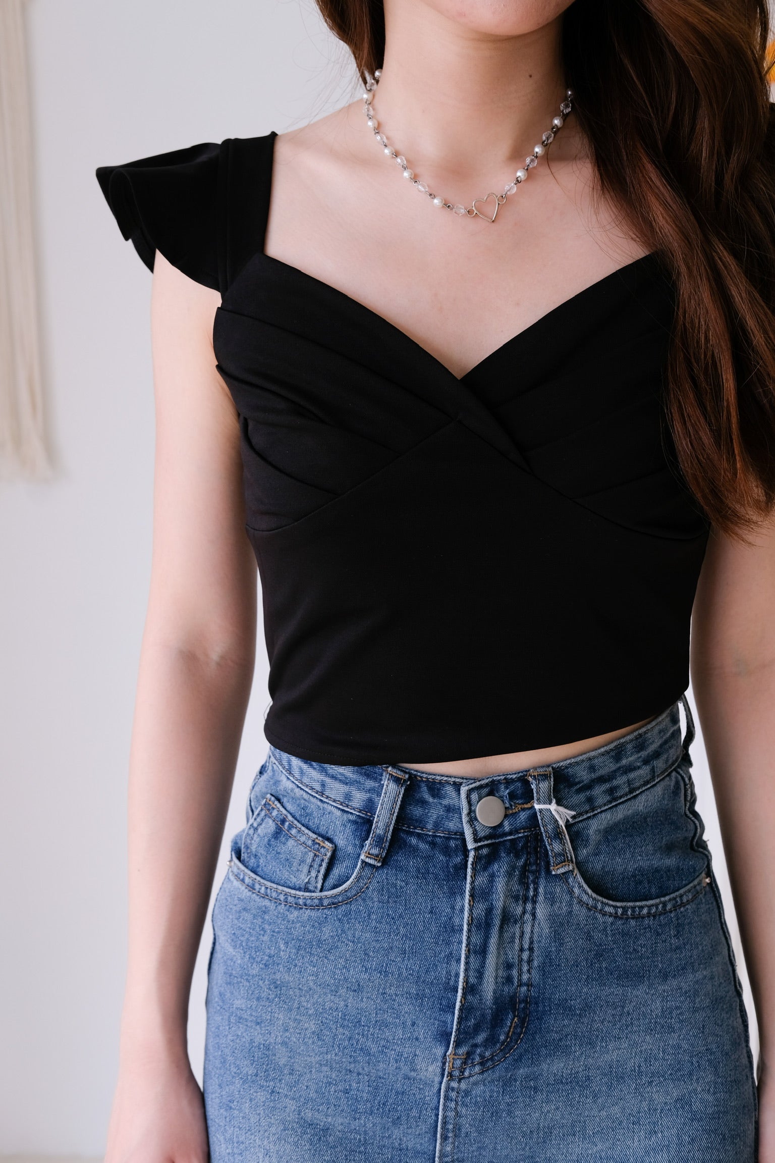 Kylie Sweetheart Crop (Black)