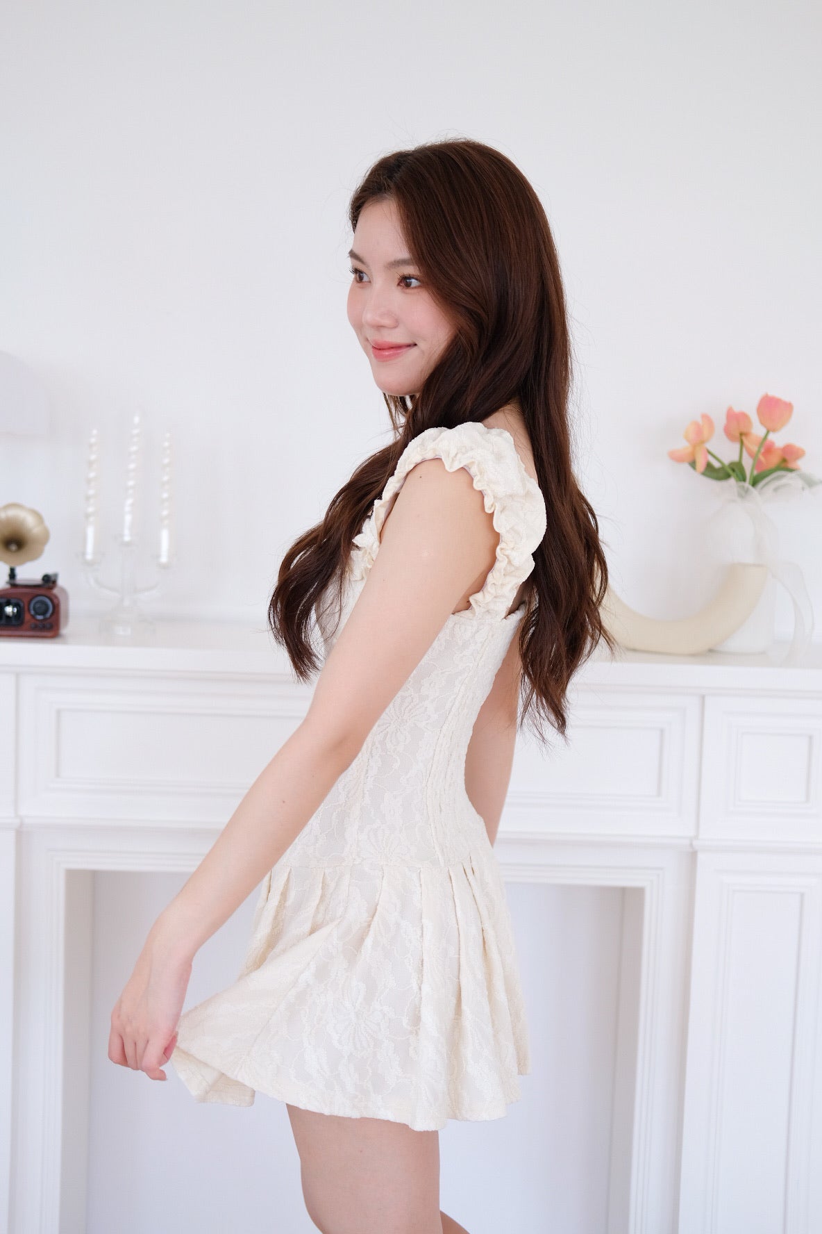 Lovell Lace Ruffle Dress (Cream)