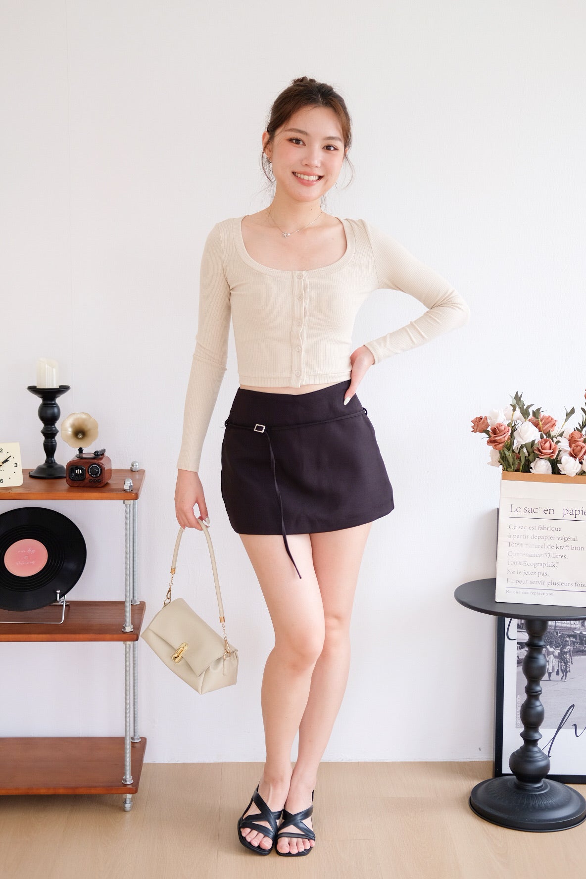 Lucine Ribbed Long Sleeves Crop Top (Beige)