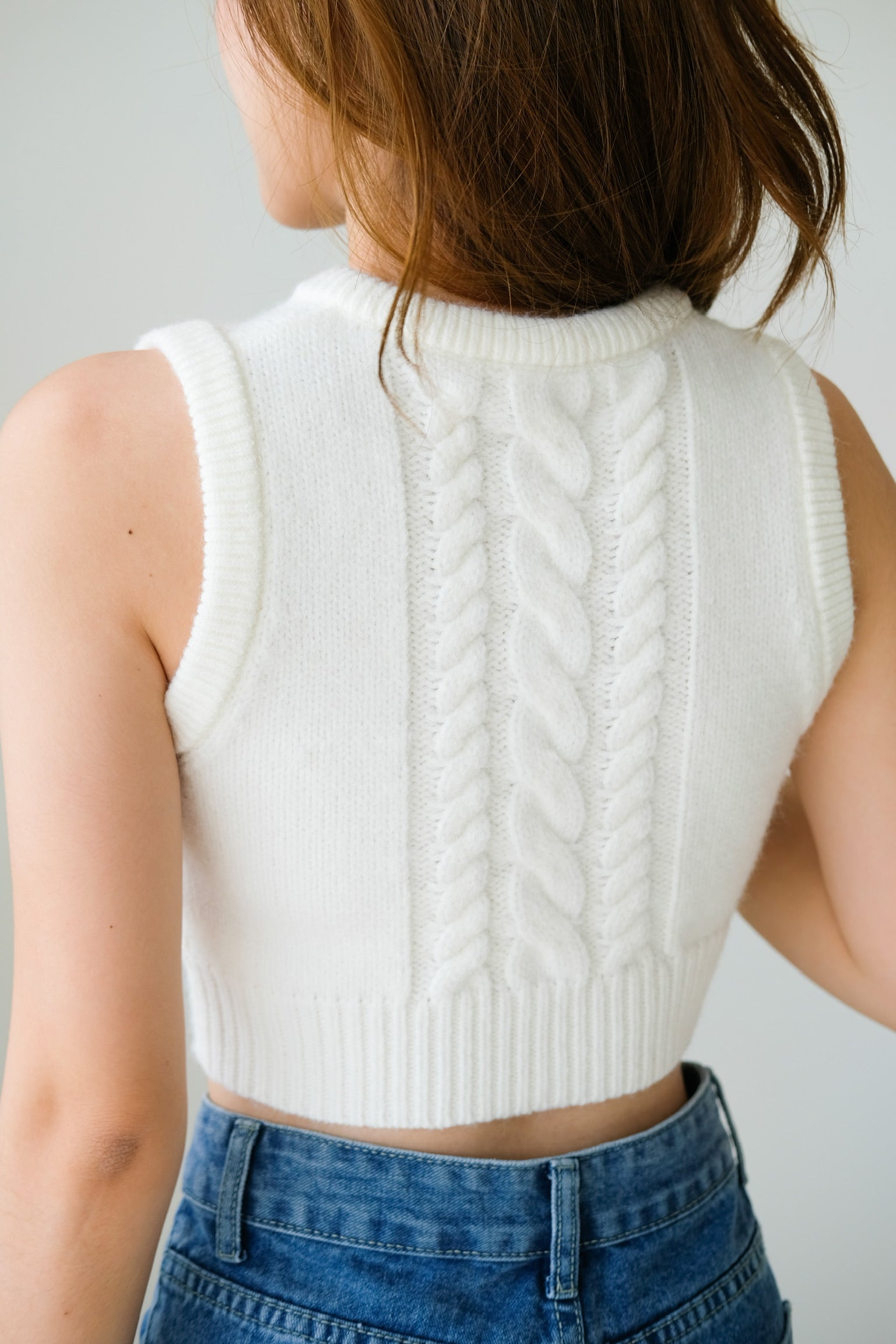 Aleena Knit Cropped Vest (White)