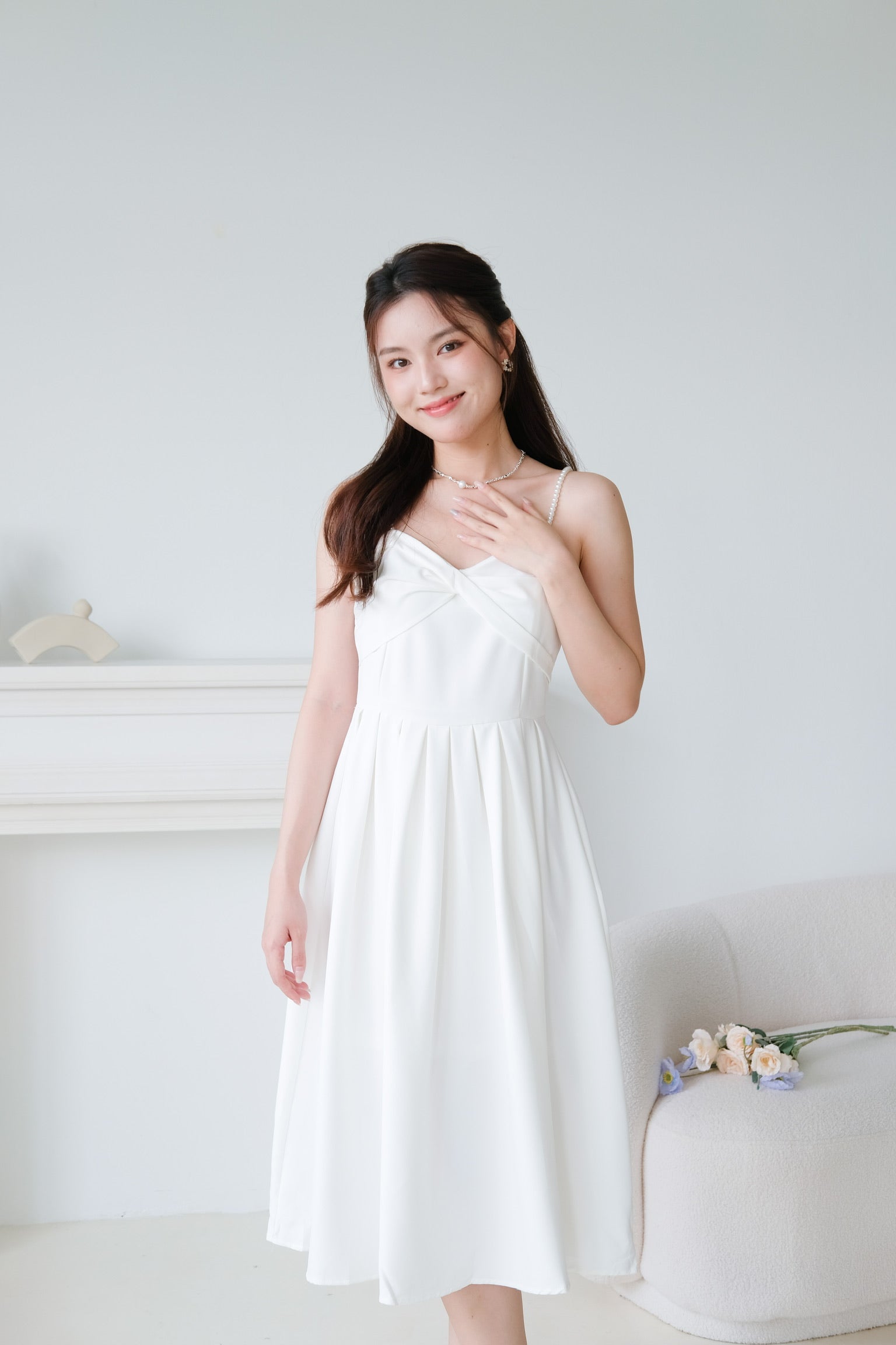 Mia Twist Sweetheart Pearl Midi Dress (White)