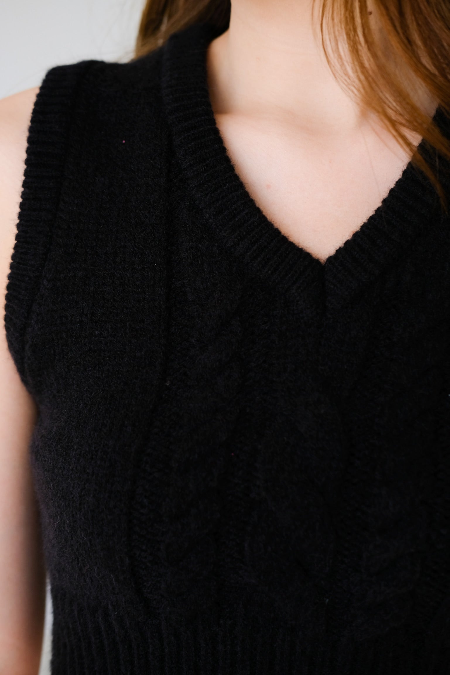 Aleena Knit Cropped Vest (Black)