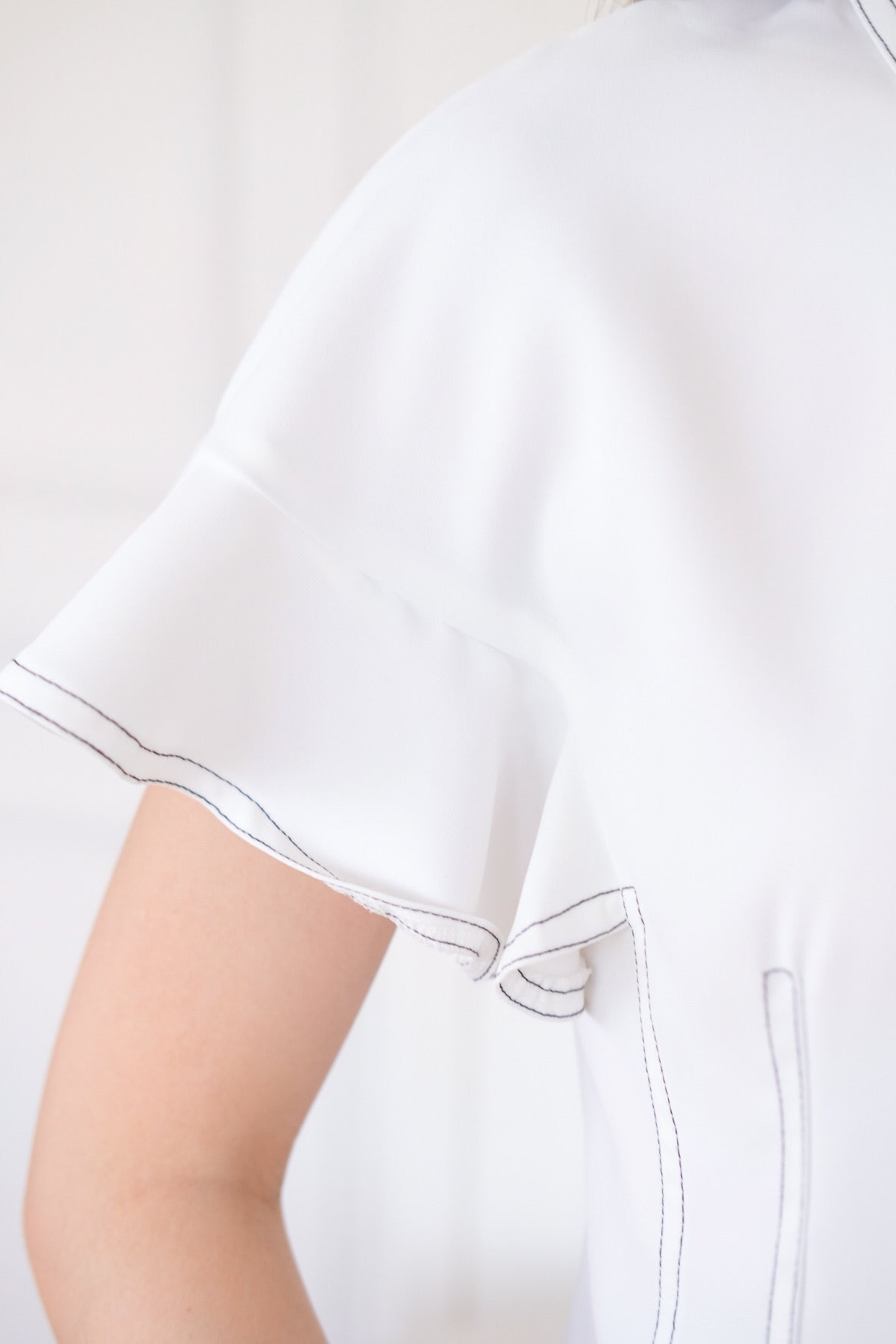 Juliana Contrast Flutter Sleeves Top (White)