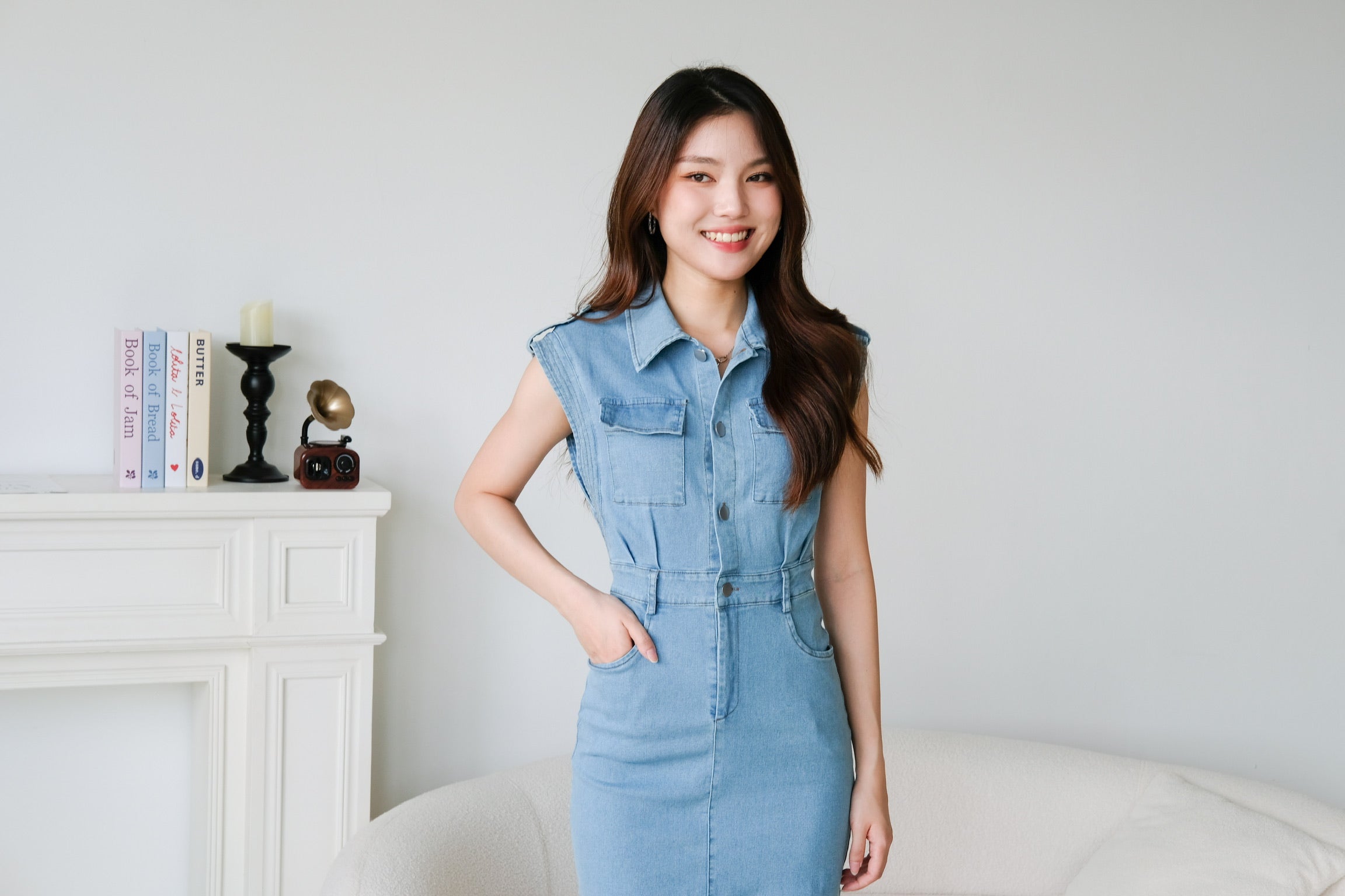 Colette Collared Denim Dress (Light Blue)