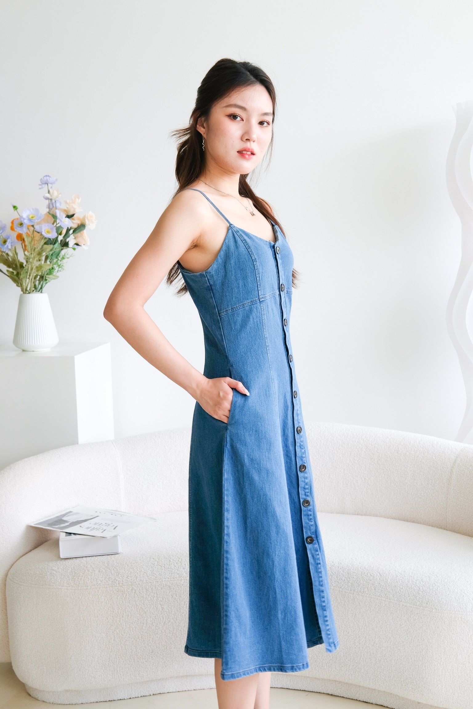 Alyssa Buttoned Denim Dress (Light Blue)