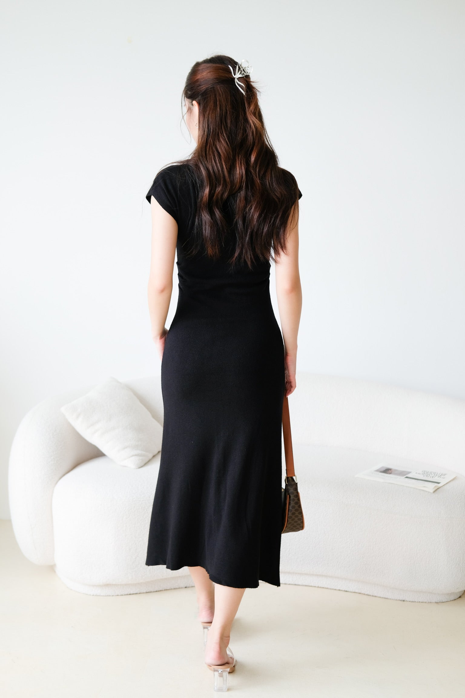 Samantha Crew Neck Knit Maxi Dress (Black)