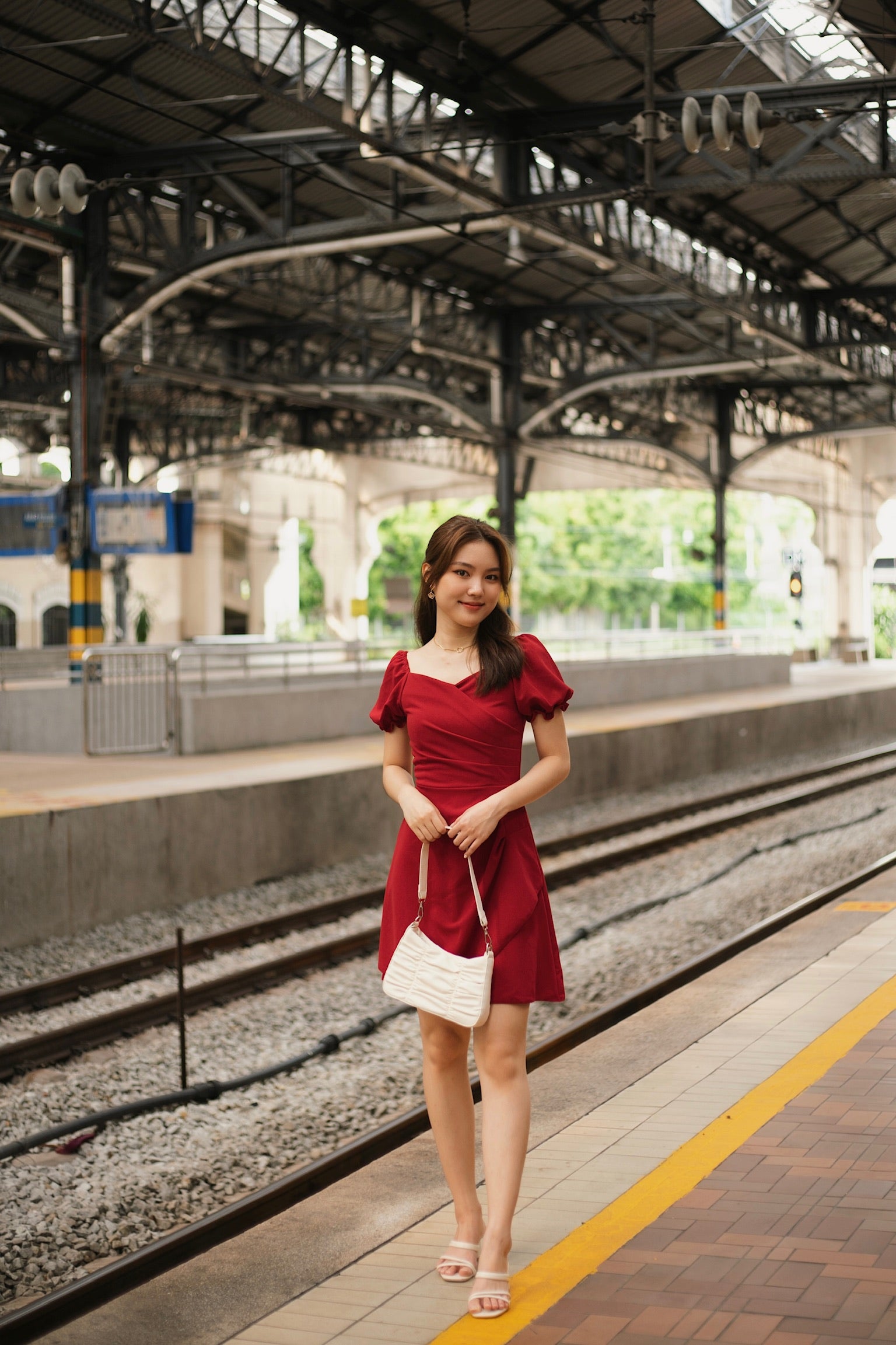 Amely Sweetheart Ruffle Dress (Red)