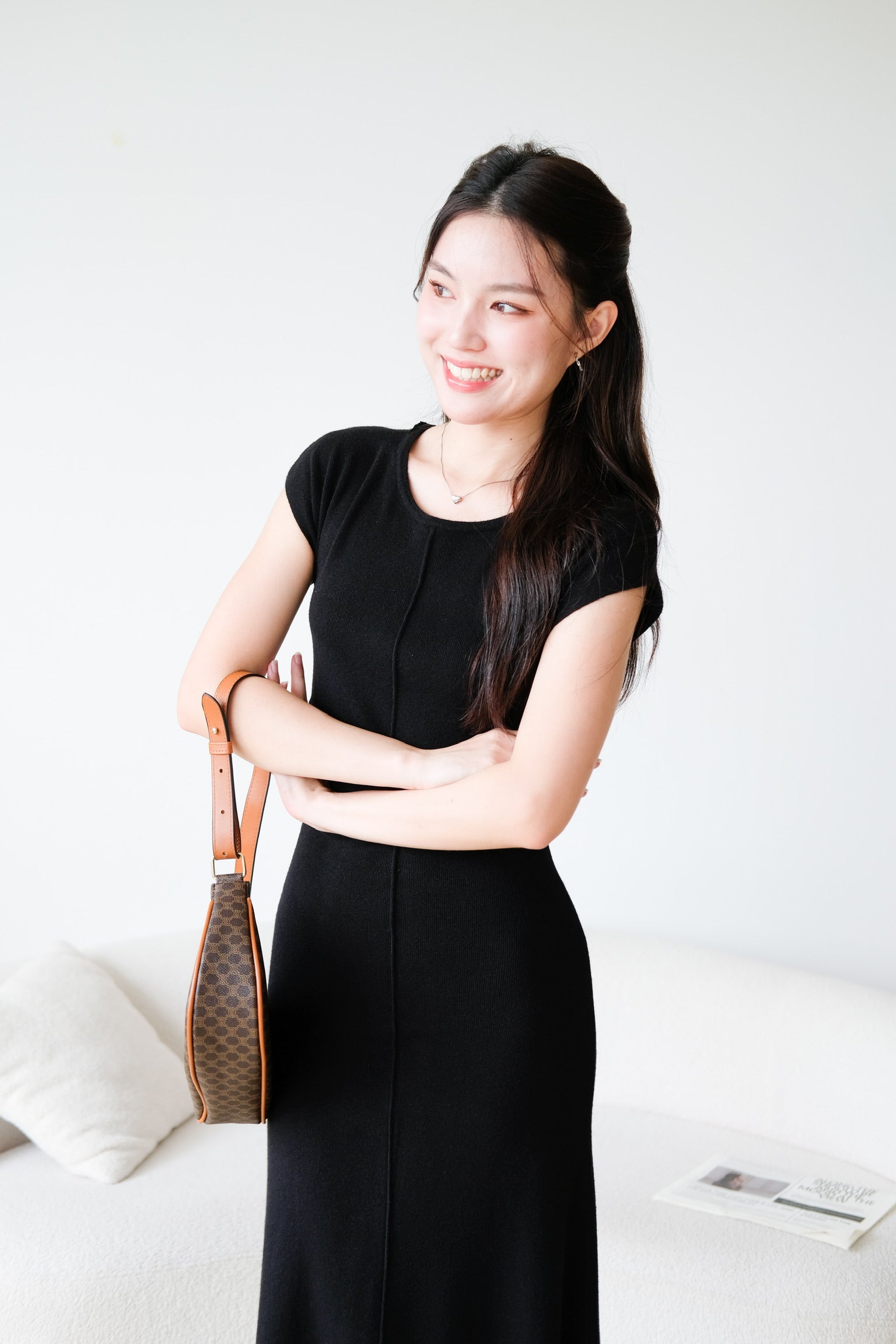 Samantha Crew Neck Knit Maxi Dress (Black)