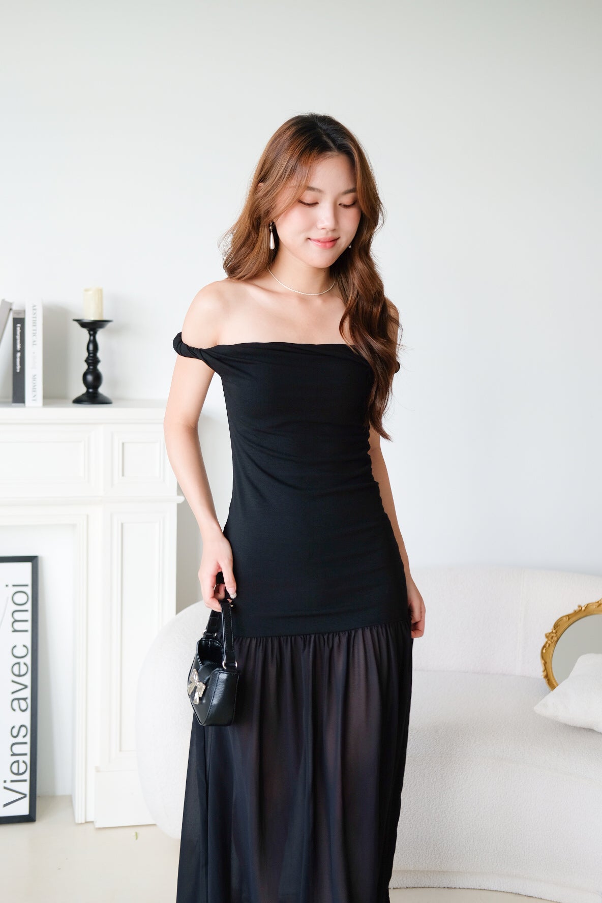 Kim Twist Off Shoulder Bodycon Maxi Dress (Black)