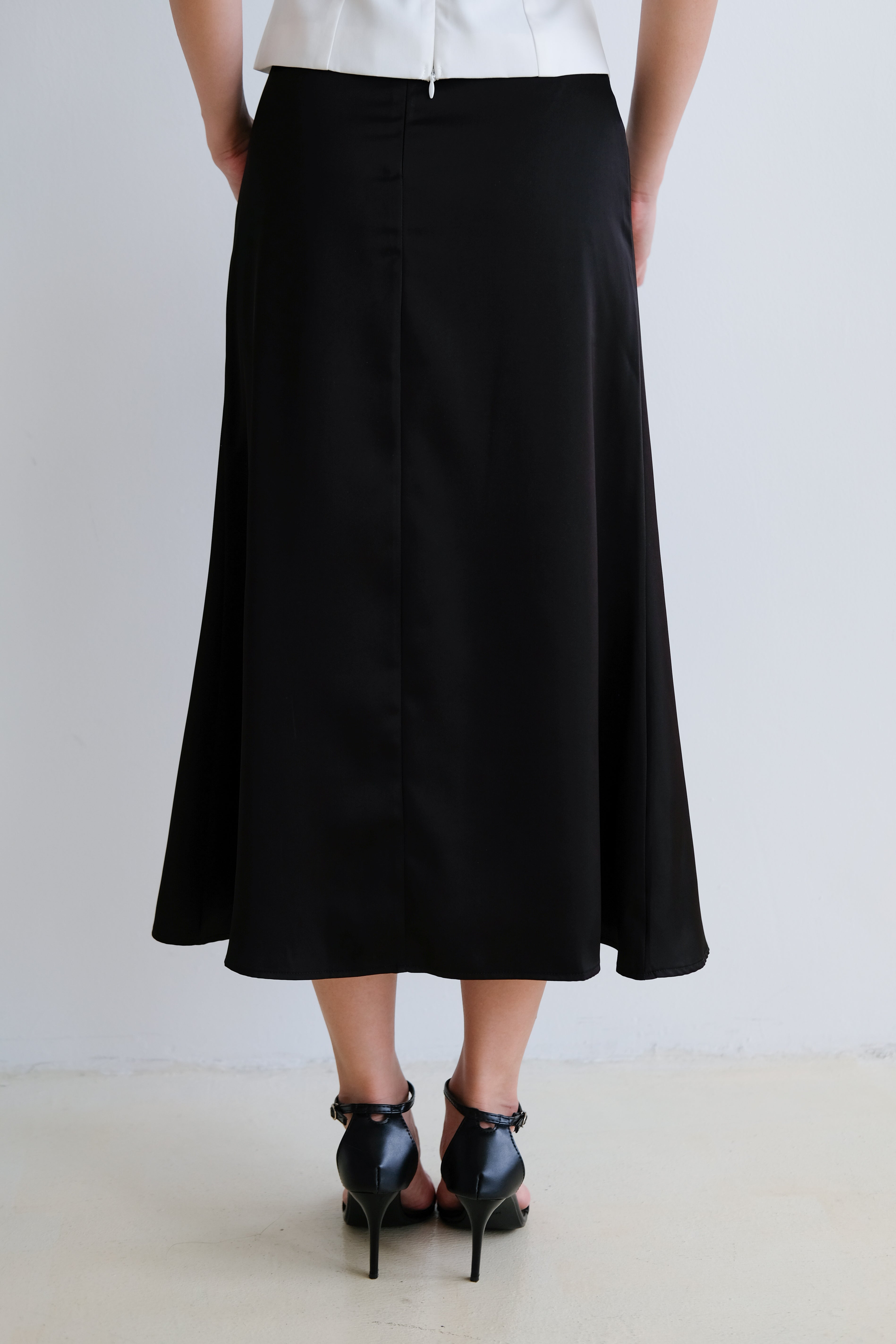 Luna Satin Midi Skirt (Black)