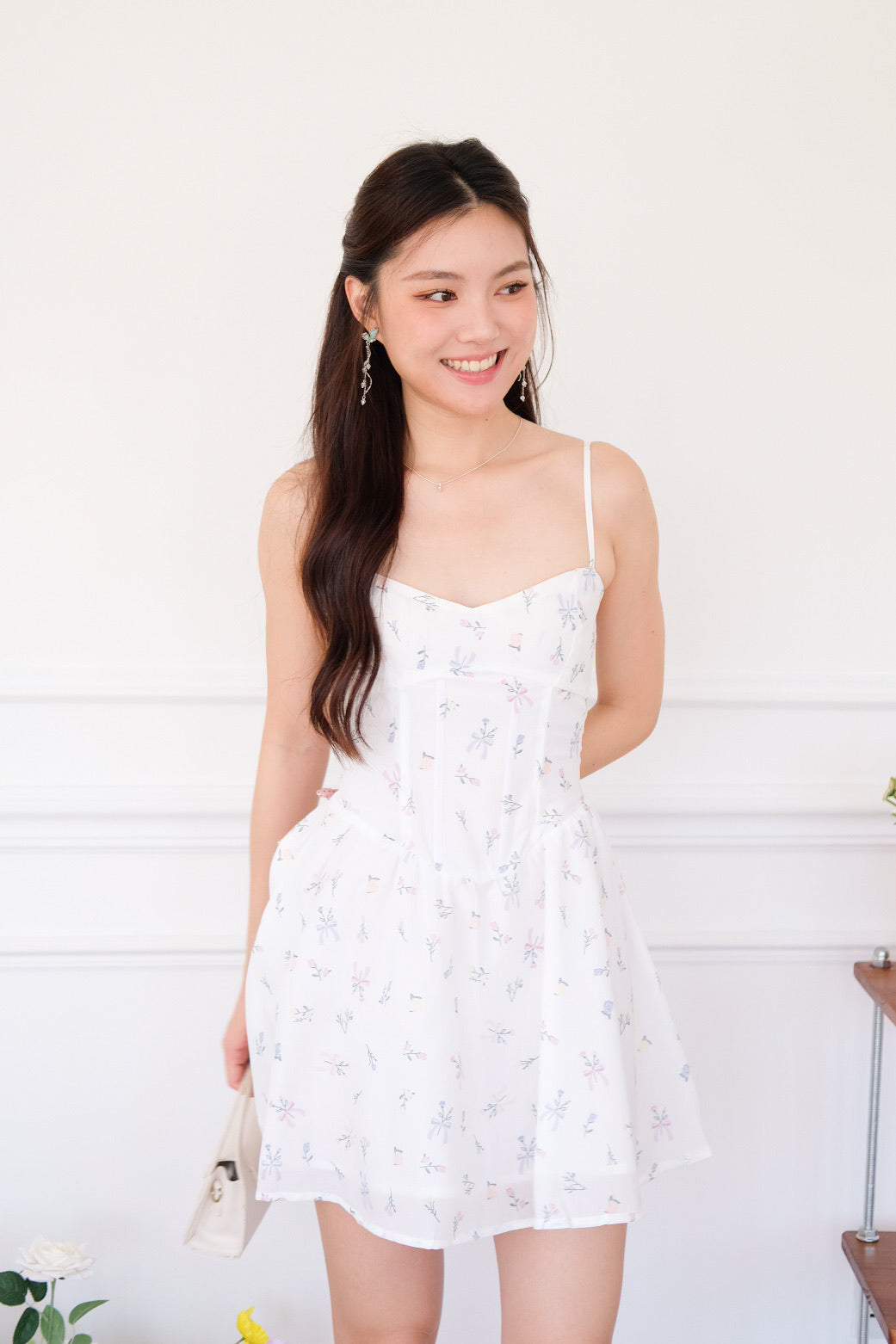 Clara Self Tie Back Skater Dress (Floral White)