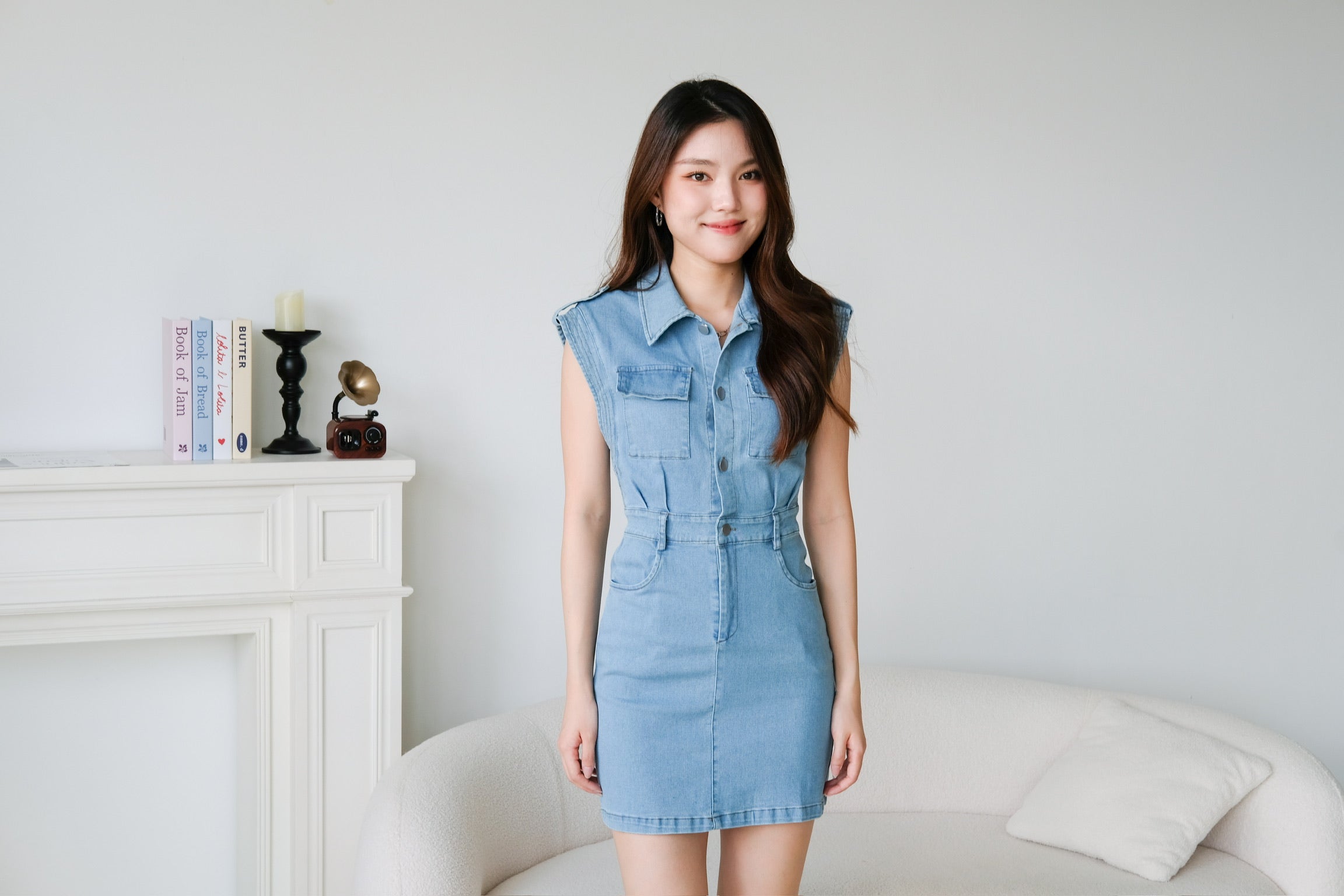 Colette Collared Denim Dress (Light Blue)