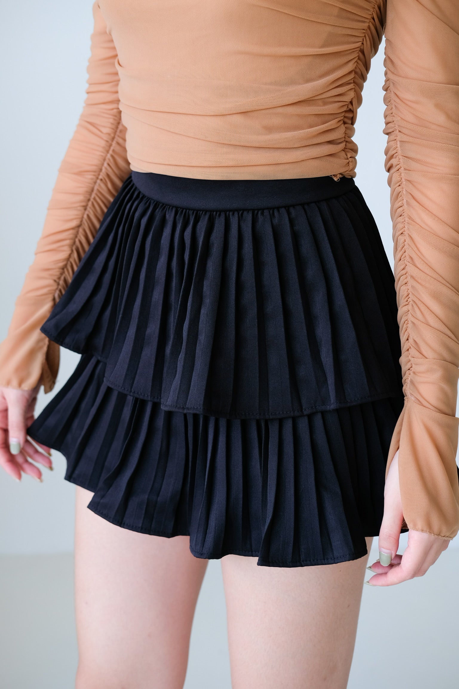 Dainty Pleated Skorts (Black)