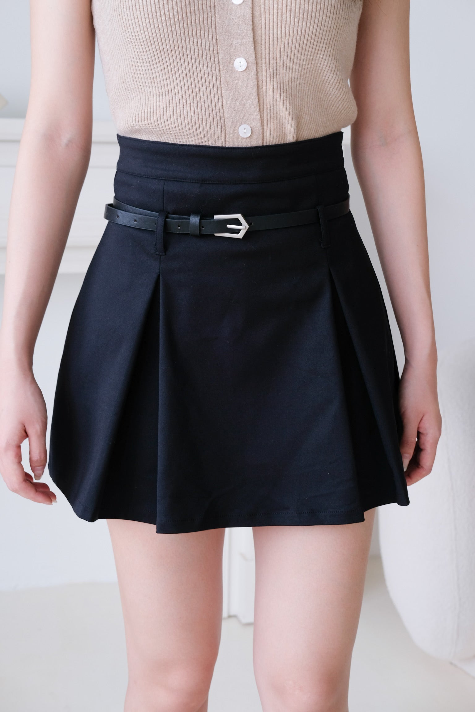 Eva Belt Thick Pleat Skirt (Black)