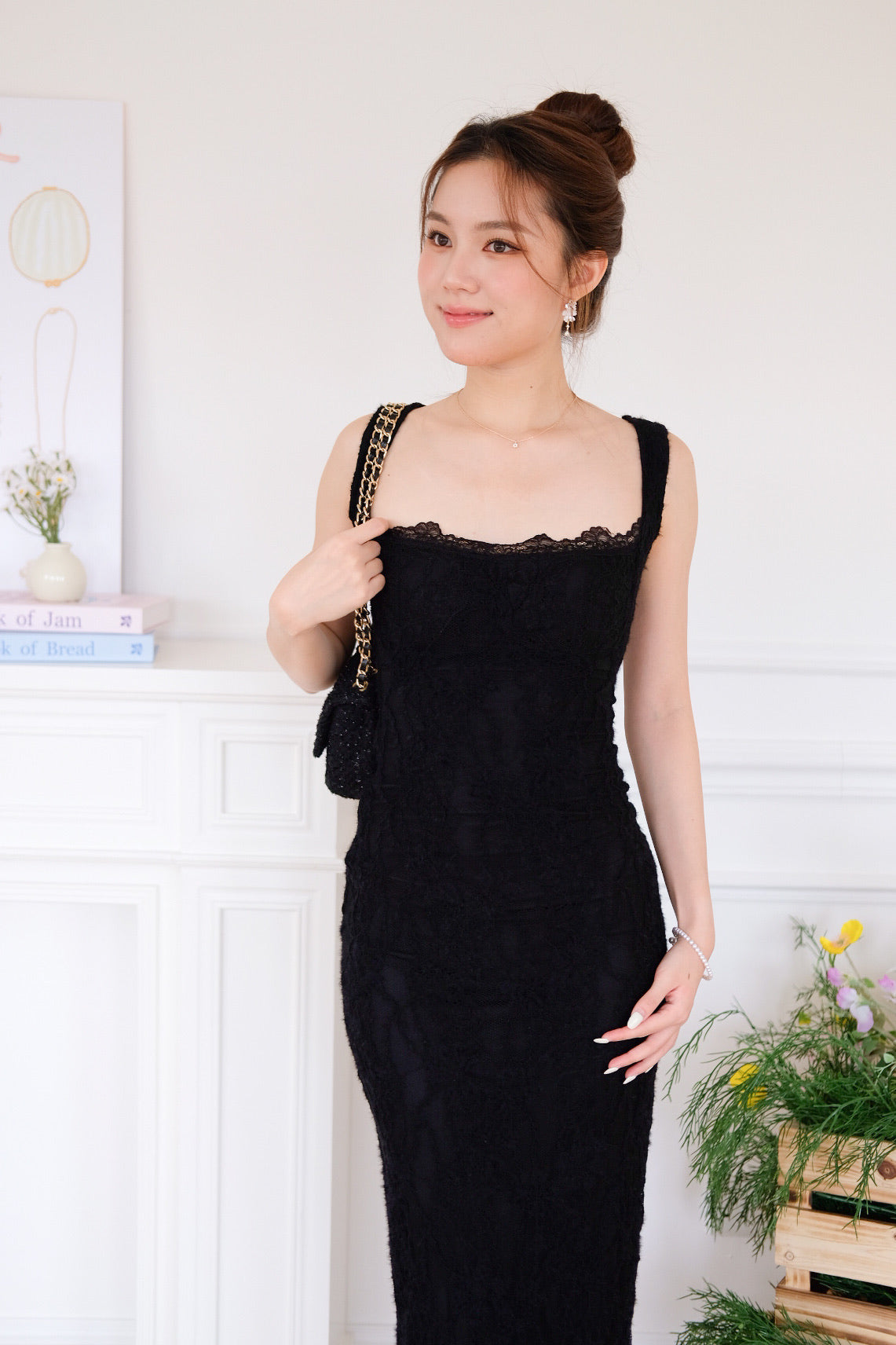 Aralyn Lace Sculpted Bodycon Midi Dress (Black)