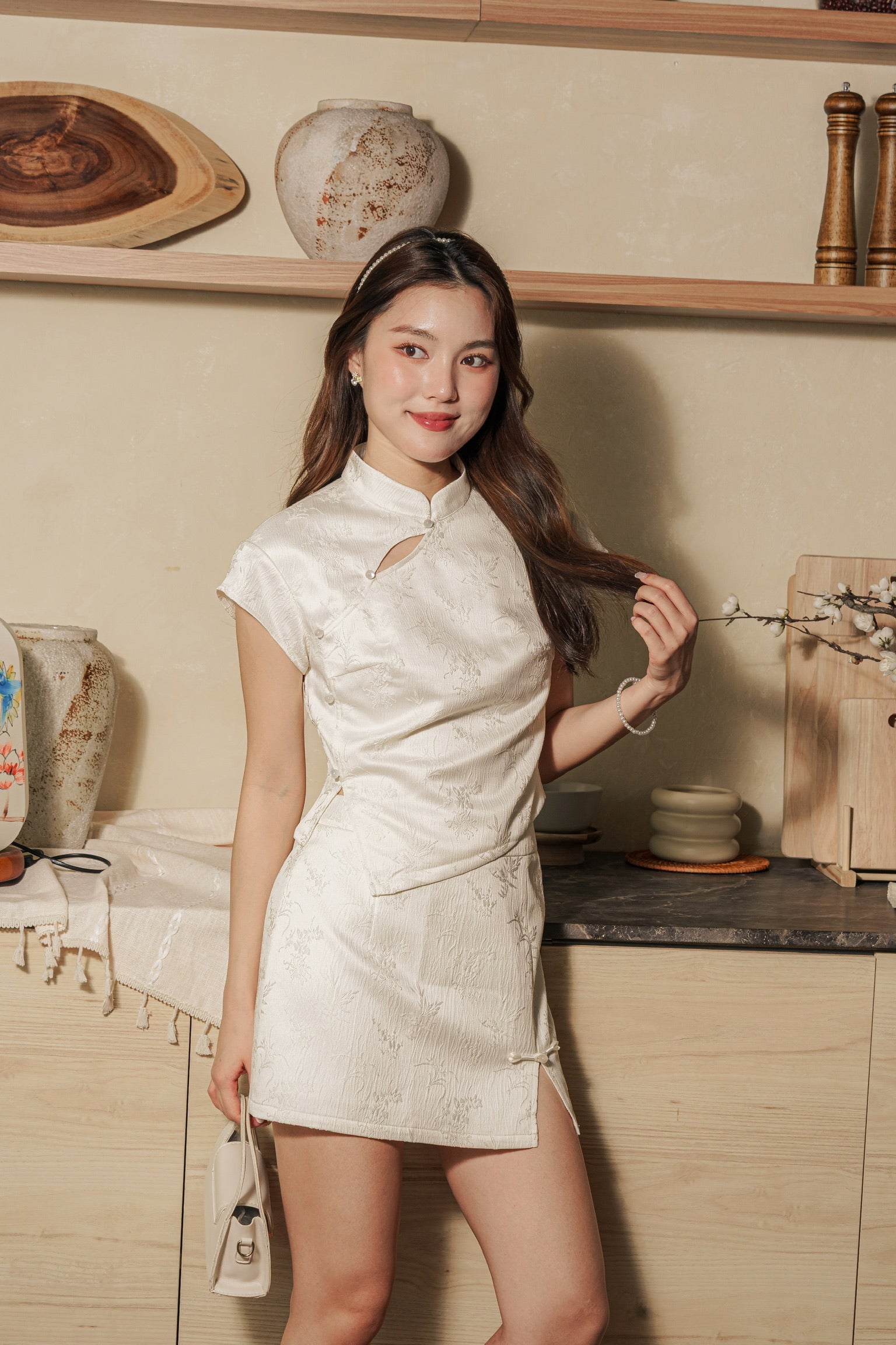 [ETA 26-31 Jan] 墨雨云间 Moonmist Sleeved Cheongsam Top (Cream)