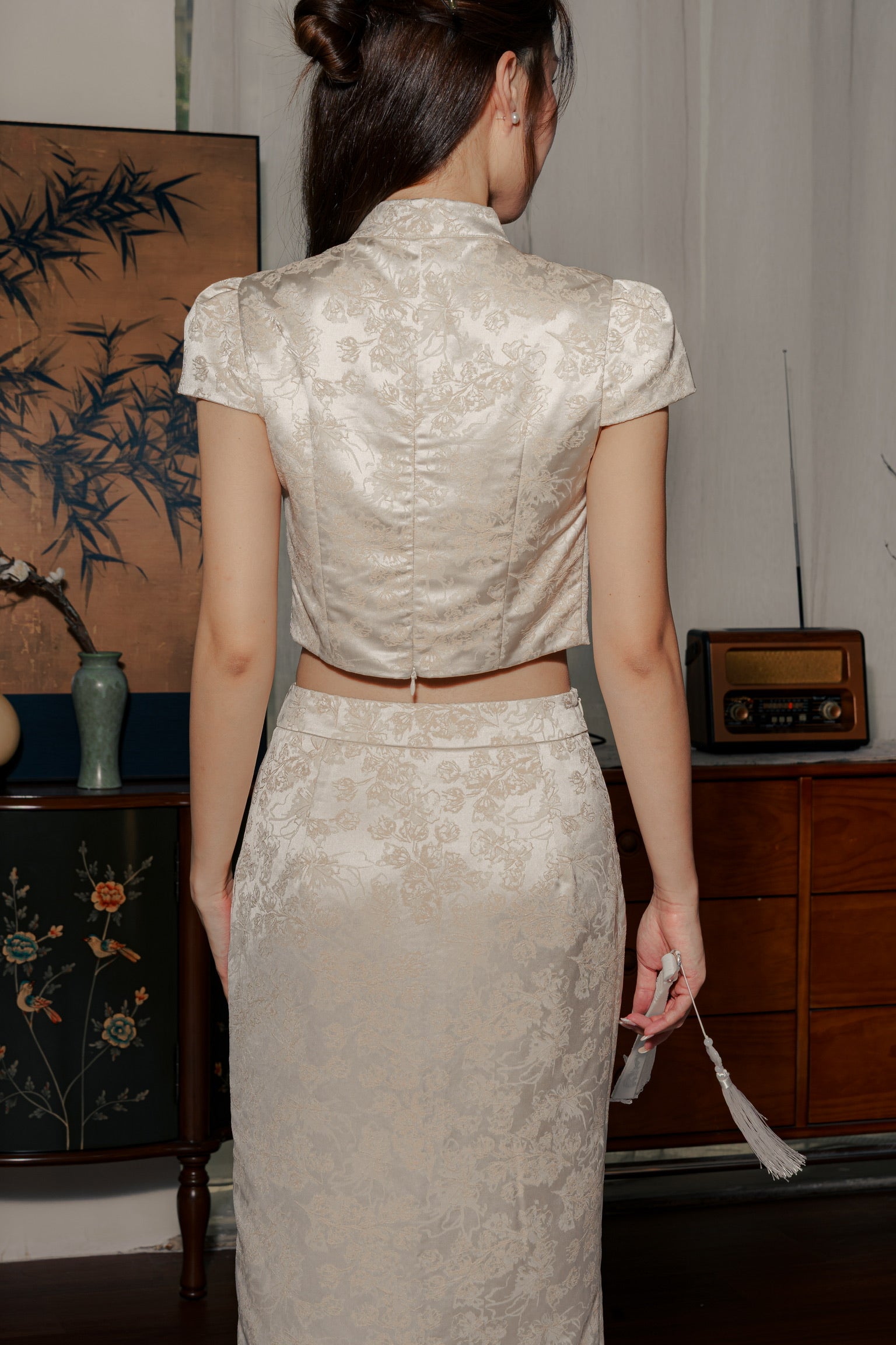 [ETA 26-31 Jan] 冰清玉洁 Jade Midi Slit Skirt (Beige Cream)