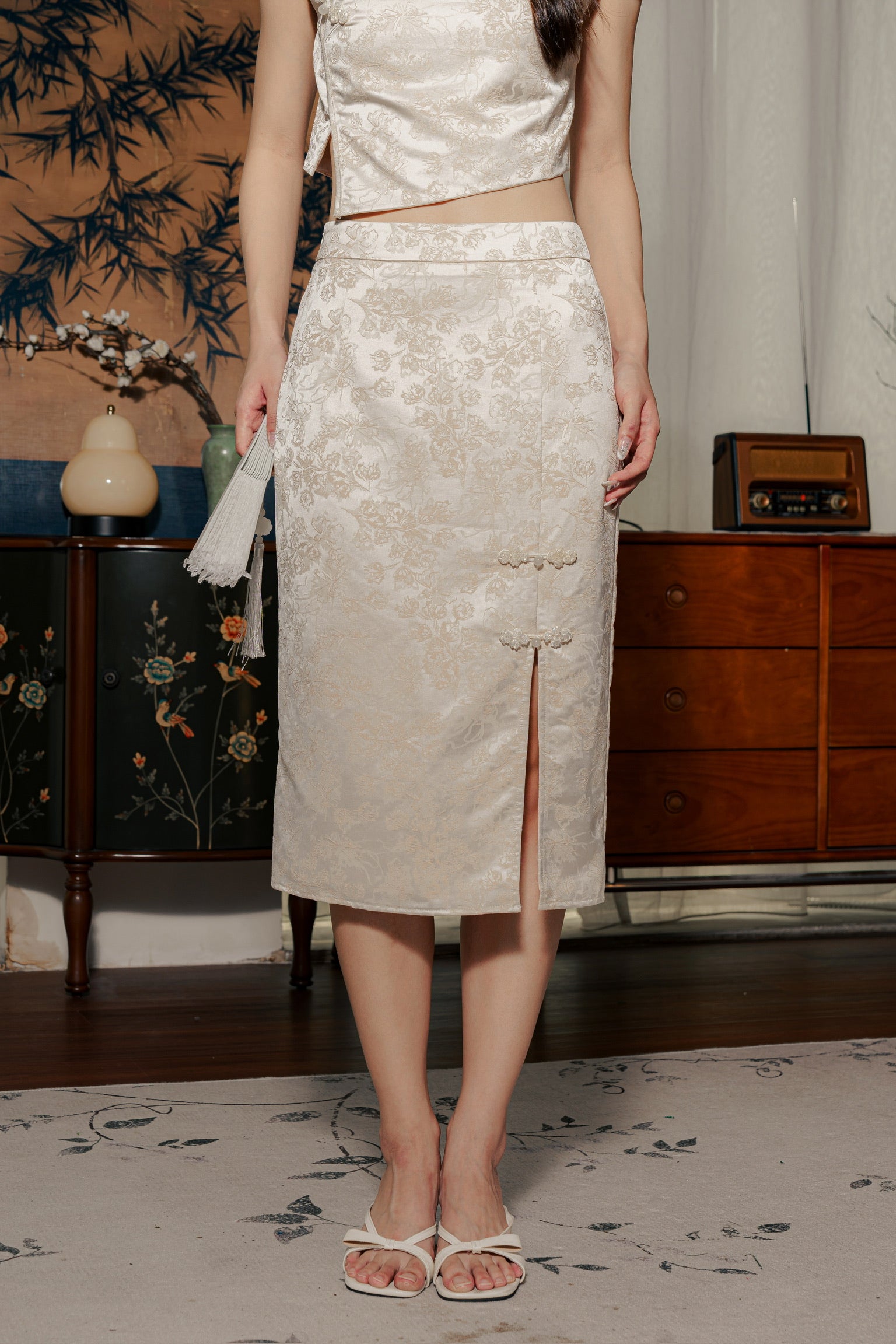 [ETA 26-31 Jan] 冰清玉洁 Jade Midi Slit Skirt (Beige Cream)